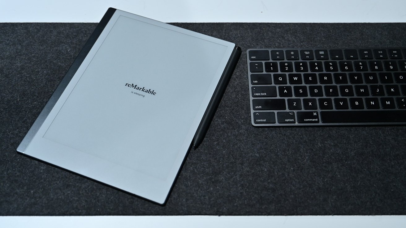 40885-79132-remarkable-2-on-desk-xl
